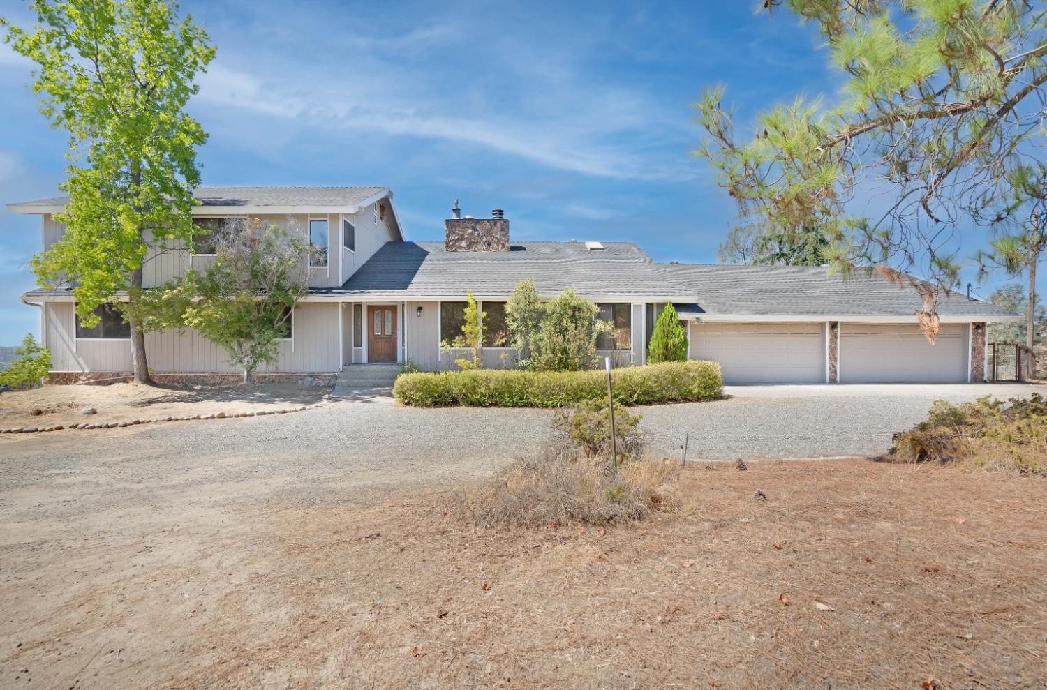 Photo of 41082 E Lilley Mountain Dr in Coarsegold, CA
