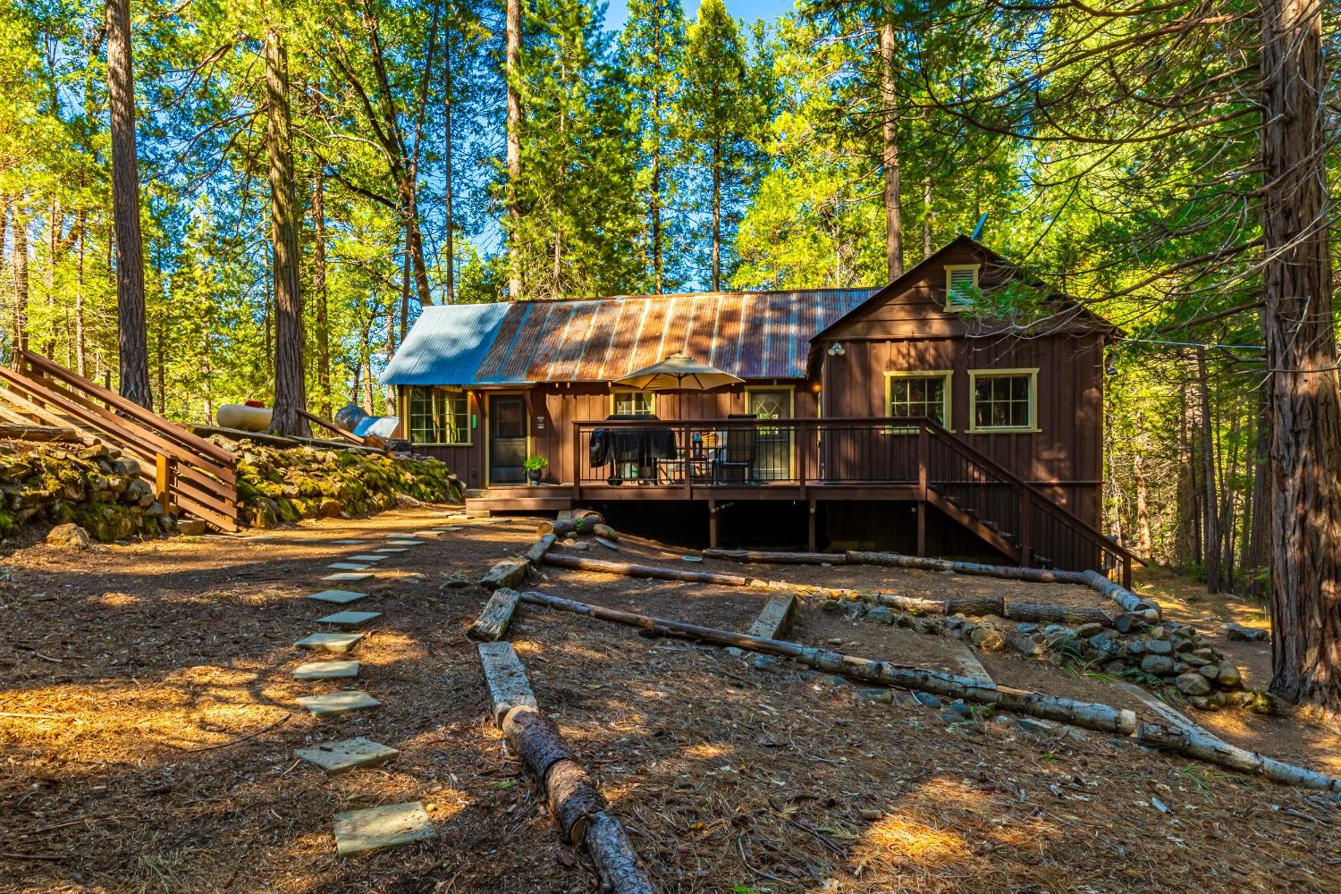 Photo of 7915 Koon Hollar Rd in Wawona, CA