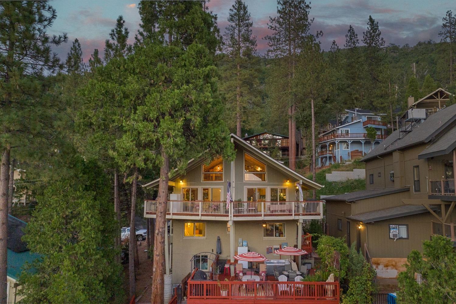 Photo of 37724 Shoreline Dr in Bass Lake, CA