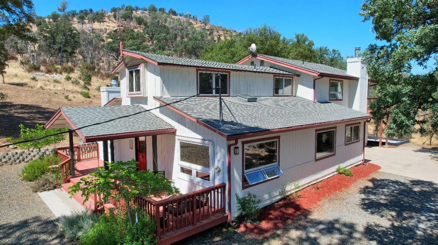 Photo of 4041 Old Hwy in Mariposa, CA