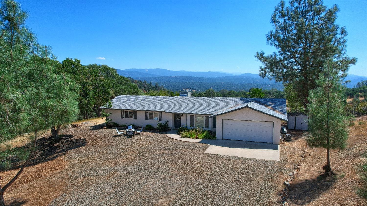 Photo of 4349 Yellow Pine Hill Dr in Mariposa, CA