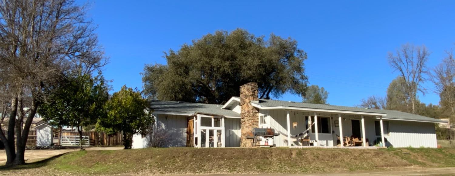 Photo of 40855 Winding Wy in Oakhurst, CA