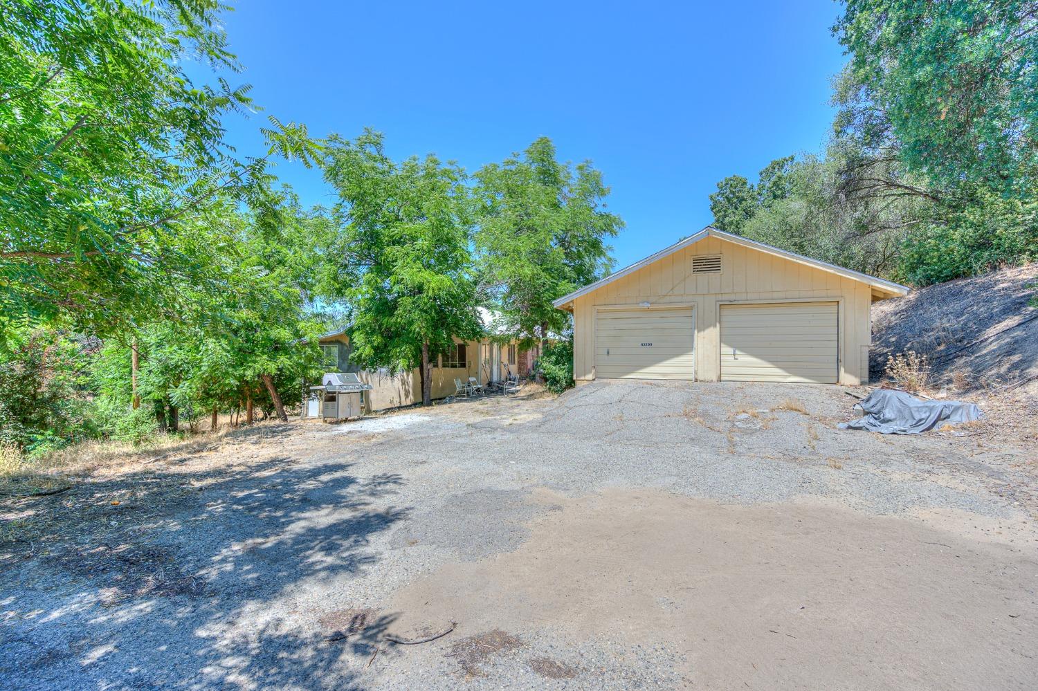 Photo of 43700 Trabuco Rd in Coarsegold, CA