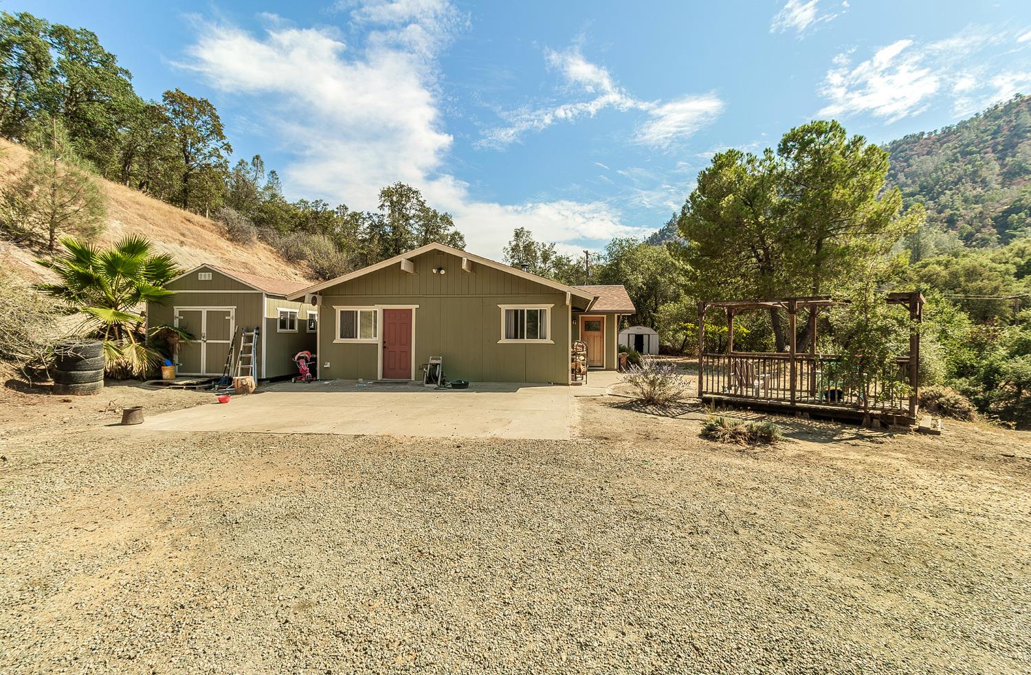 Photo of 32293 Sycamore Rd in Tollhouse, CA