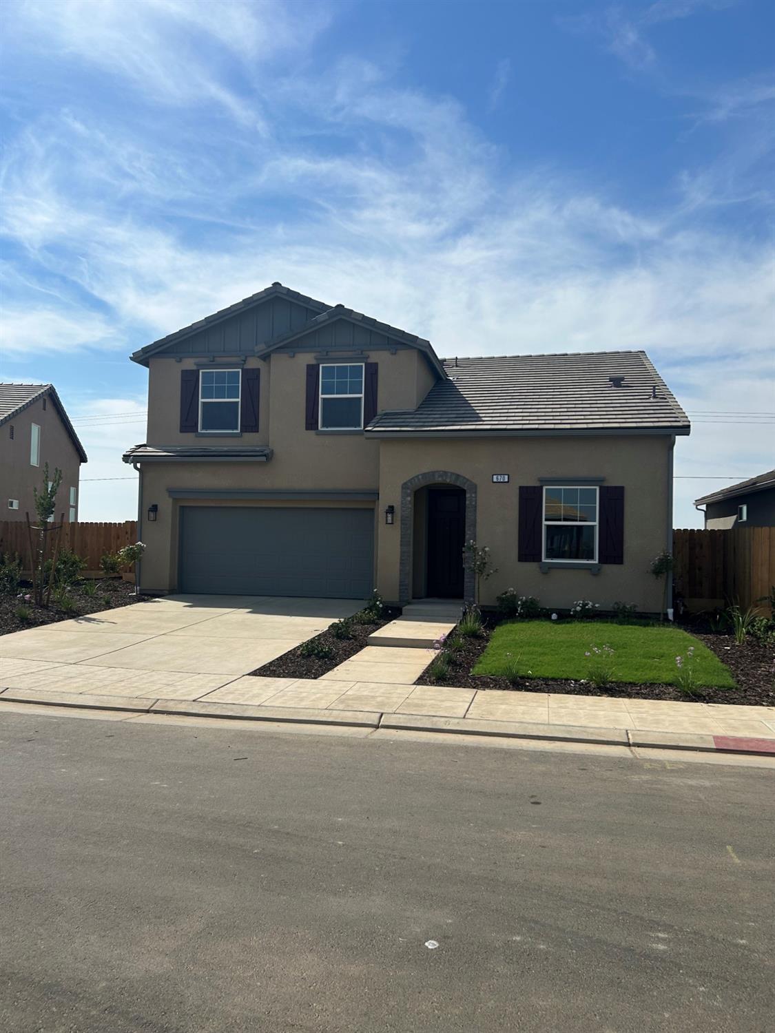 Photo of 670 Talus Wy in Madera, CA