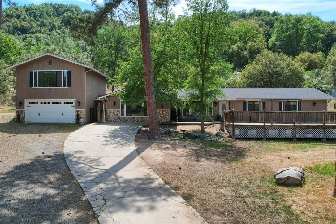 Photo of 40140 Pleasant Ct in Oakhurst, CA