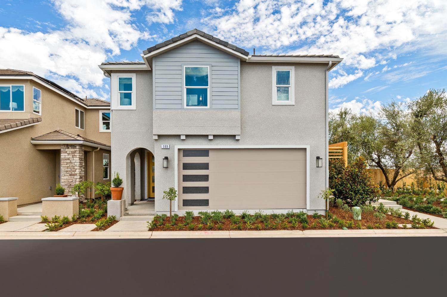 Photo of 1110 Royalty Wy in Madera, CA