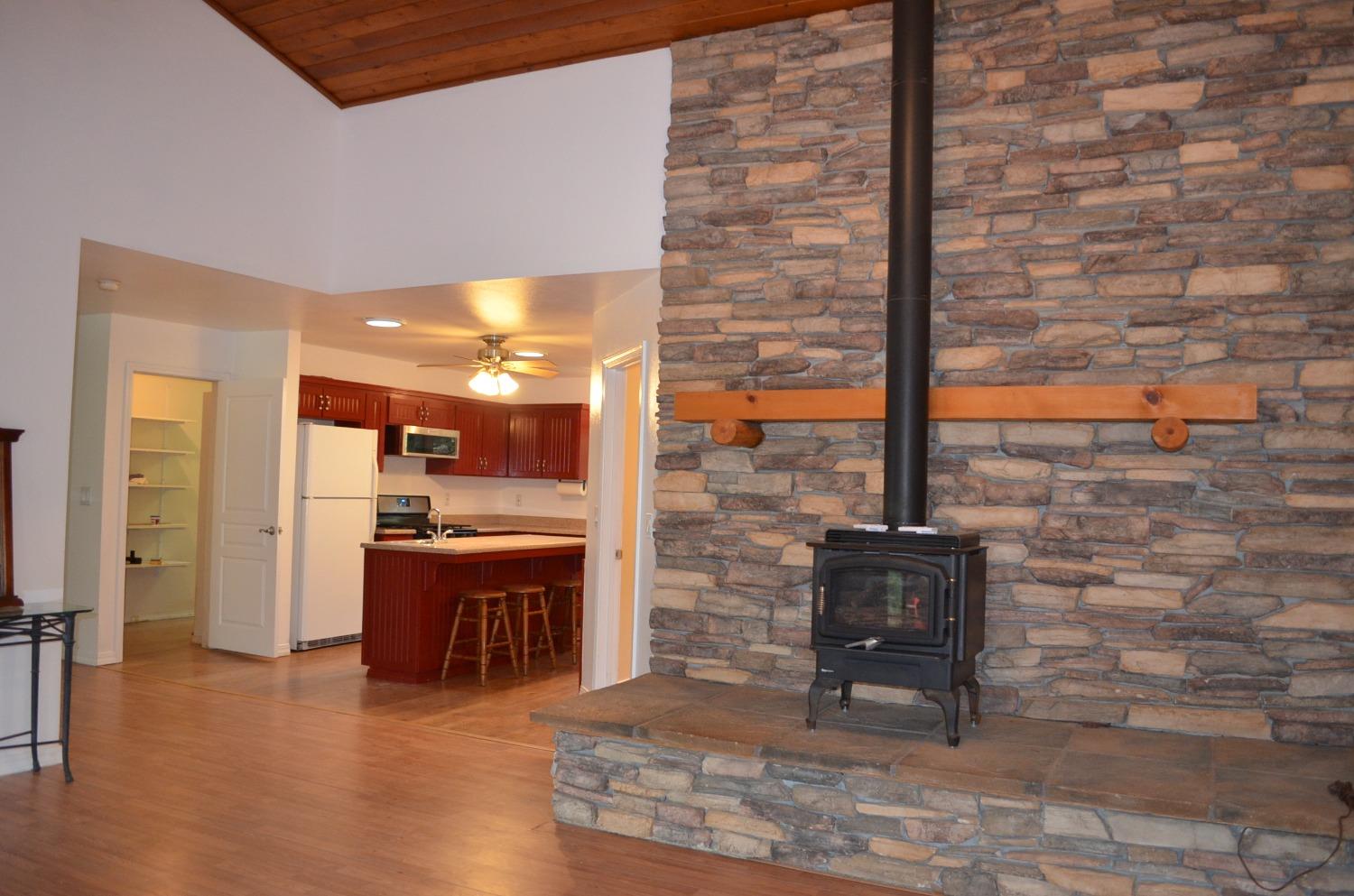 Photo of 33219 Cascadel Heights Dr in North Fork, CA
