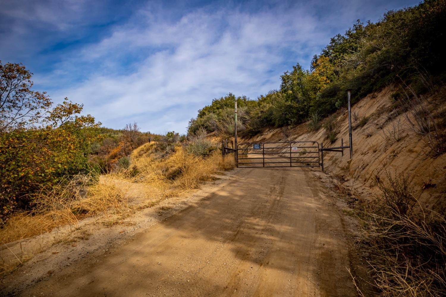 Photo of 50 Acres- Old Yosemite Rd in Oakhurst, CA