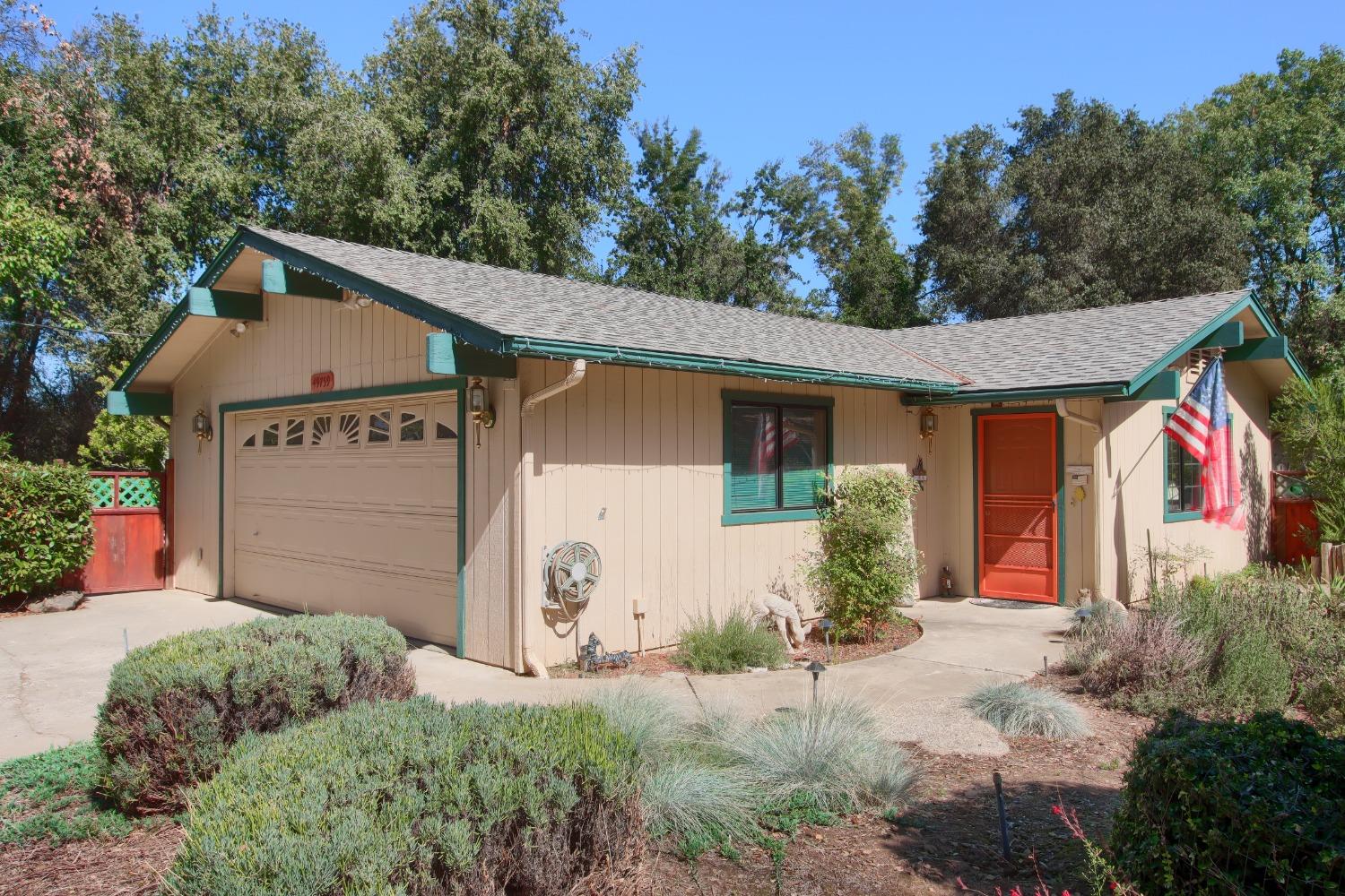 Photo of 49759 Highview Wy in Oakhurst, CA