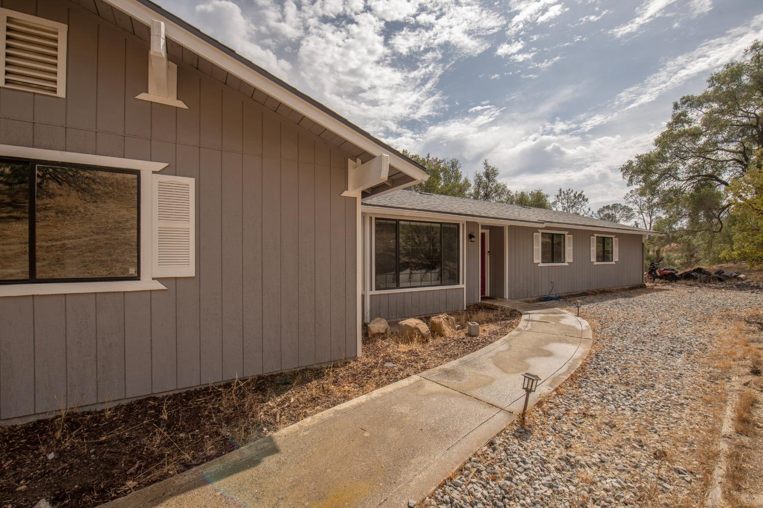 Photo of 29703 Corral Ct in Coarsegold, CA