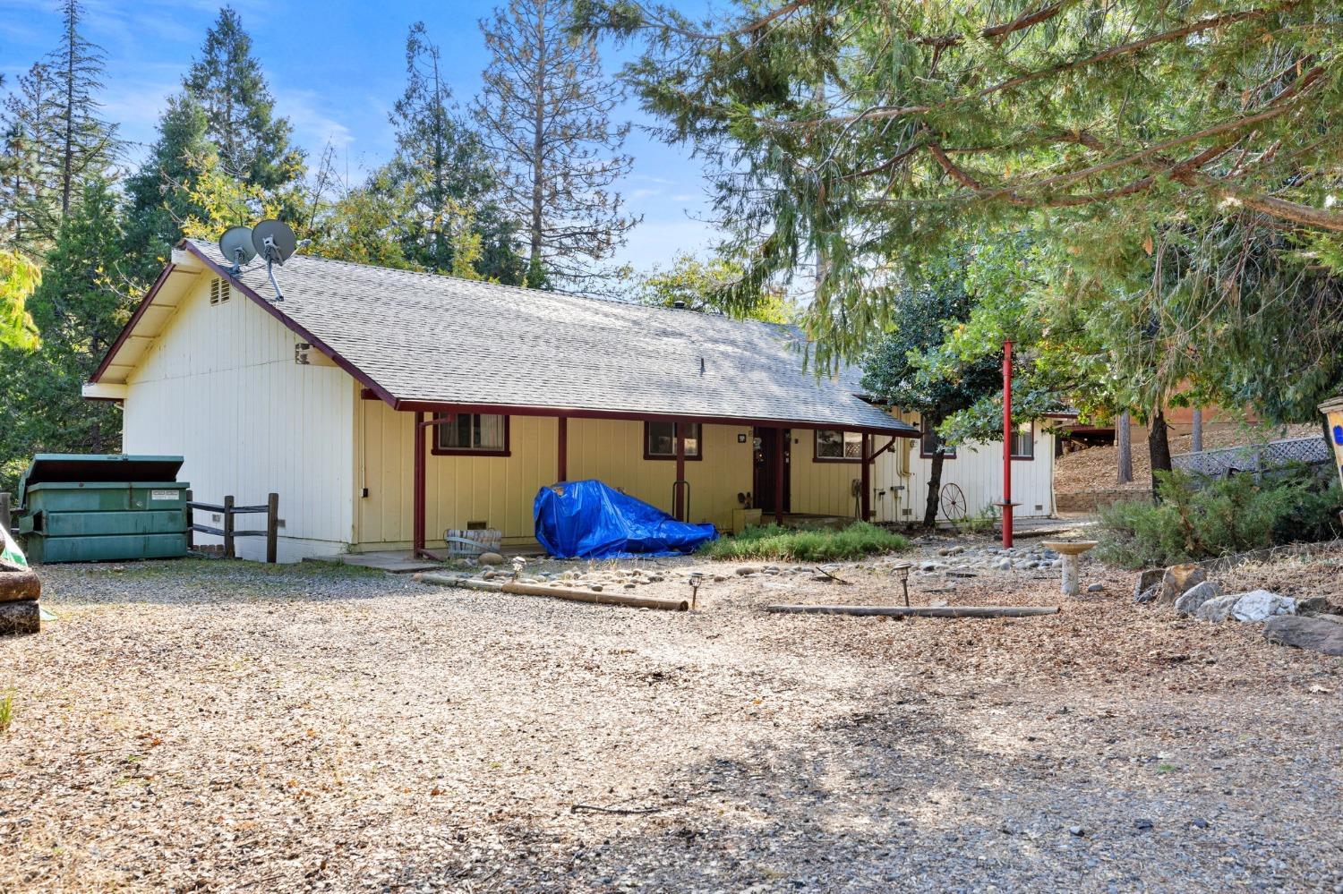 Photo of 35913 Highland Dr in Wishon, CA