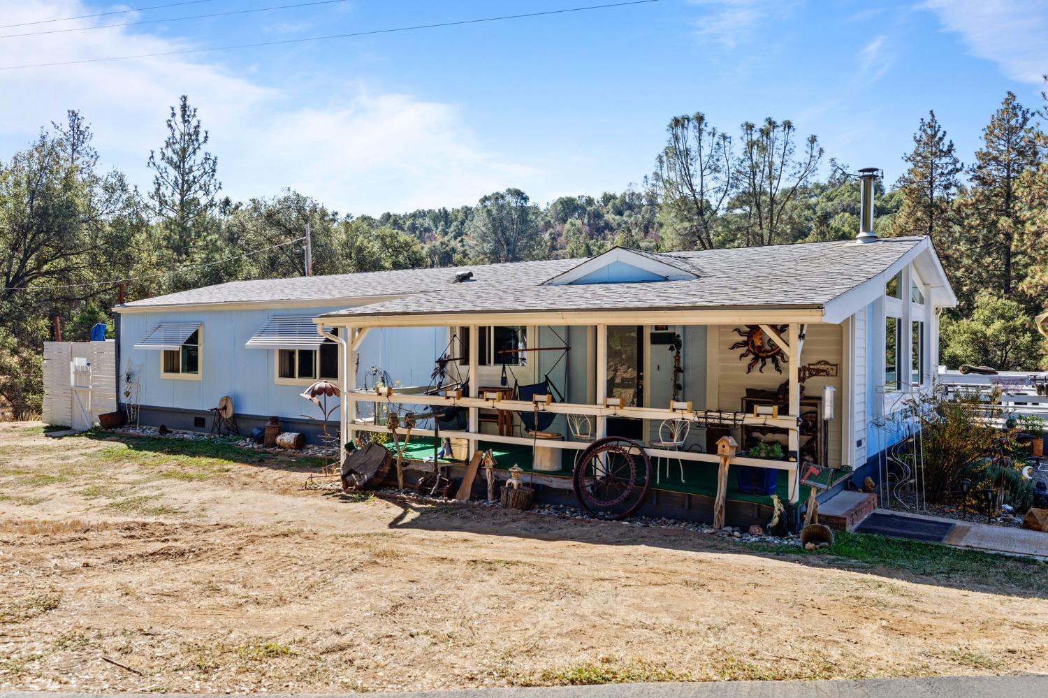 Photo of 50639 Critter Creek Ln in Oakhurst, CA