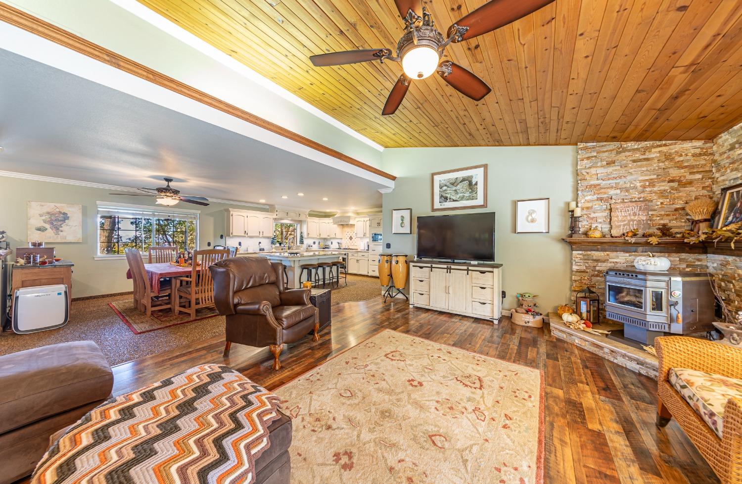 Photo of 31358 N Dome Dr in Coarsegold, CA
