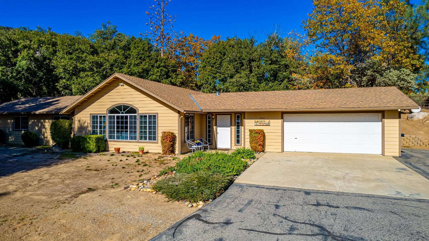 Photo of 44707 Windsong Wy in Ahwahnee, CA