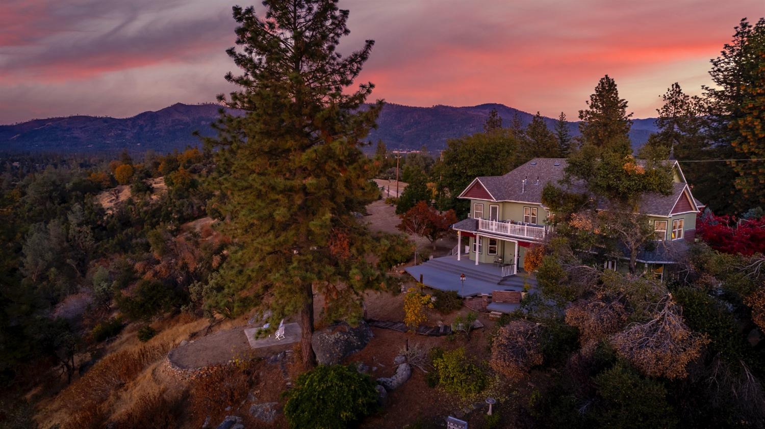 Photo of 5225 Tip Top Rd in Mariposa, CA