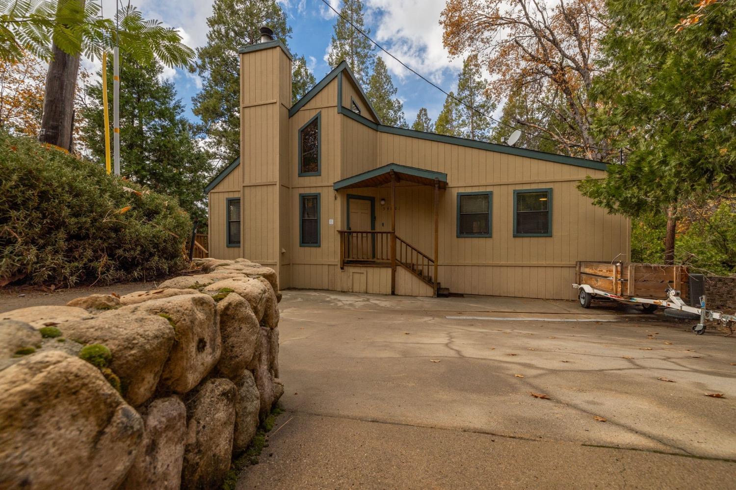 Photo of 54801 Willow Cove Ln in Bass Lake, CA