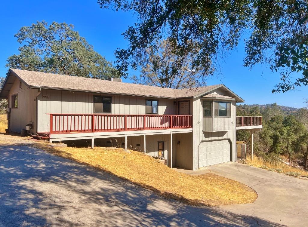 Photo of 42020 Long Hollow Dr in Coarsegold, CA