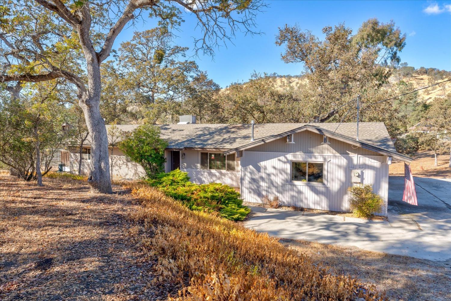 Photo of 29150 Acorn Ct in Coarsegold, CA