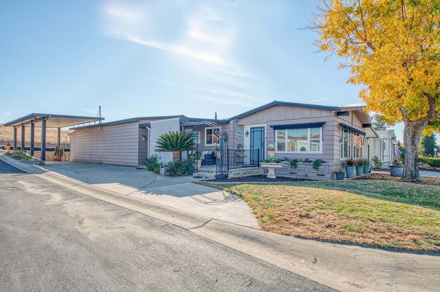 Photo of 17468 Bluewater Bay Ln in Friant, CA