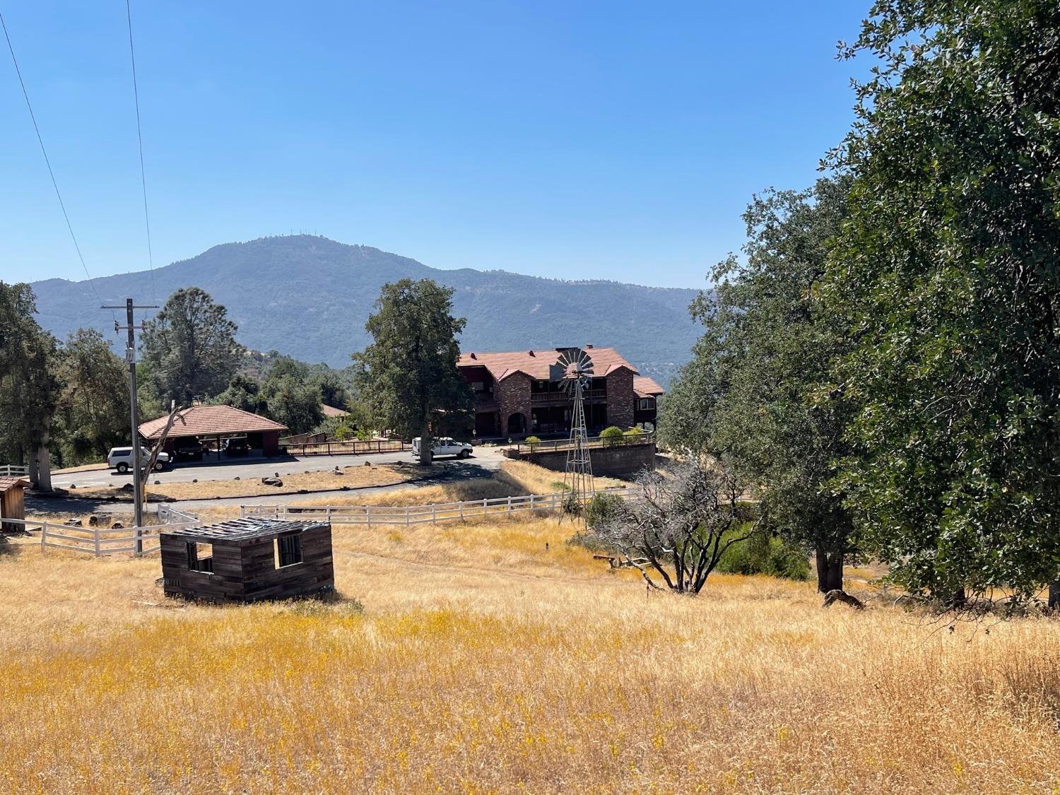Photo of 48660 Rd 620 in Oakhurst, CA