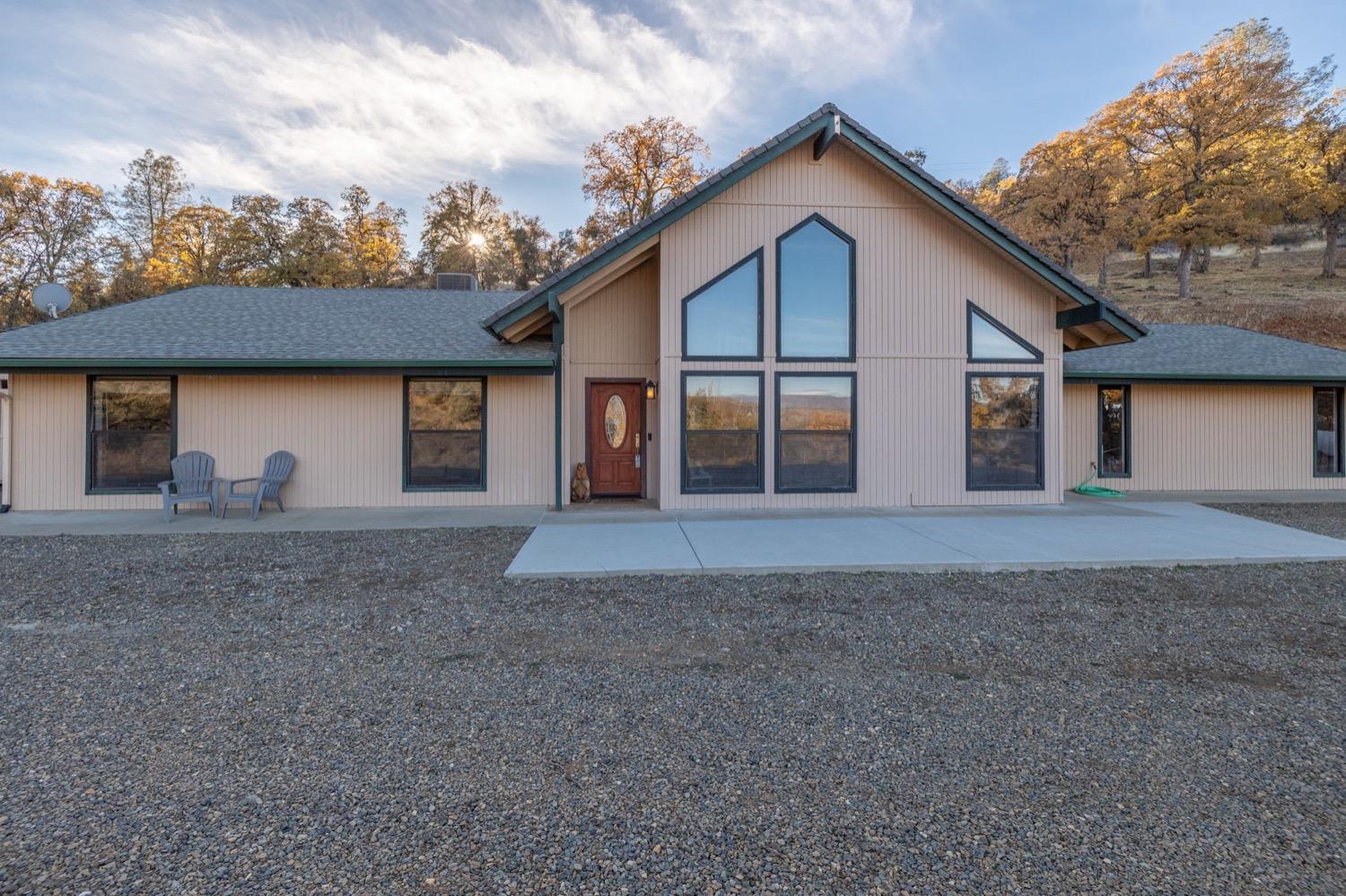 Photo of 5662 Lakeside Dr in Mariposa, CA