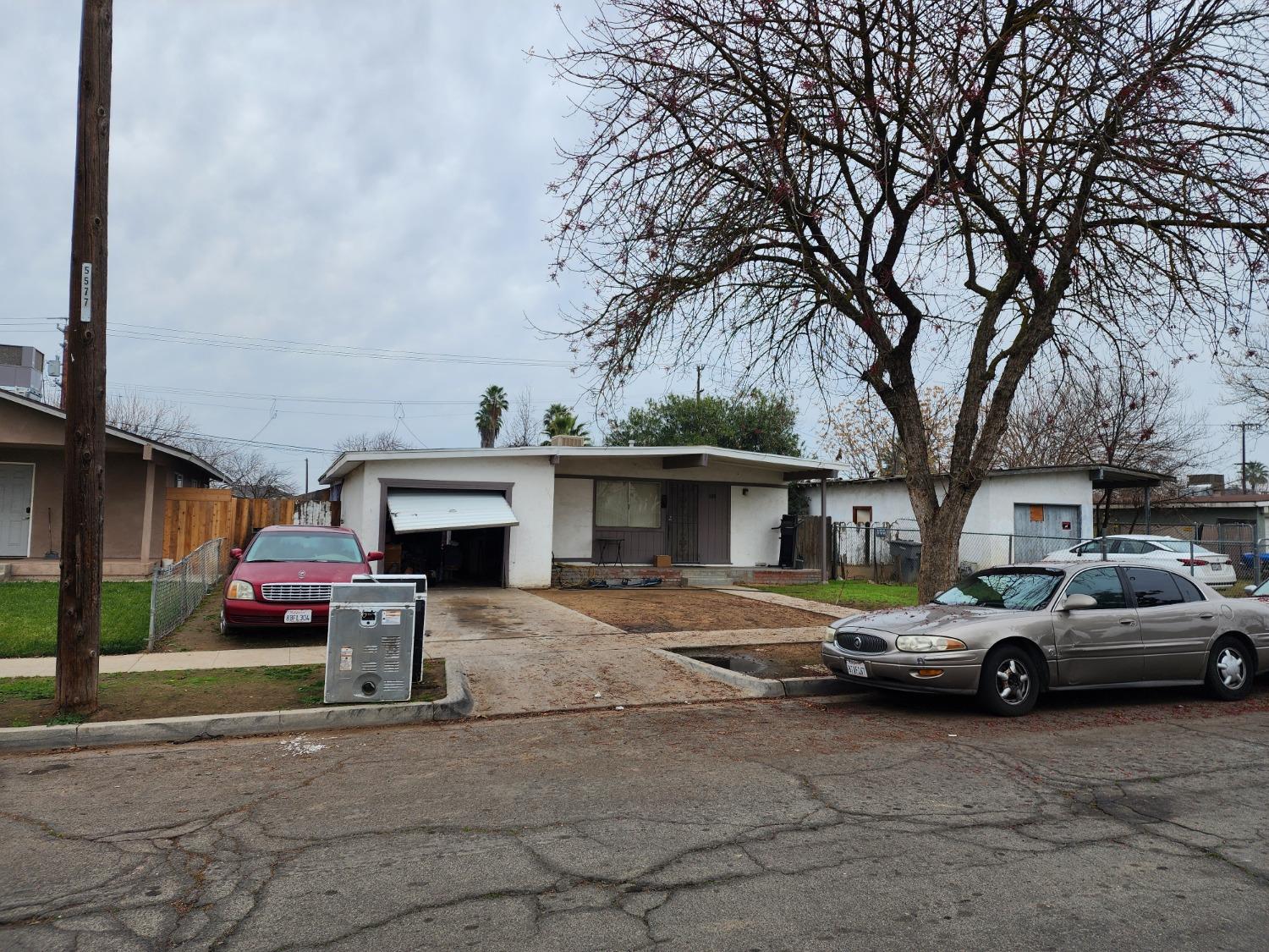 126 W Strother Ave, Fresno, CA, 93706