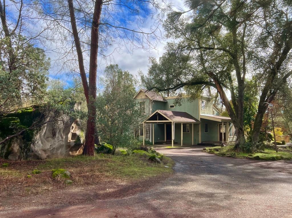 Photo of 42688 Deep Forest Dr in Coarsegold, CA