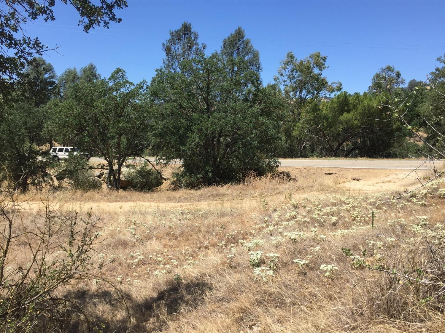 Photo of 1320 Rd 400 in Coarsegold, CA