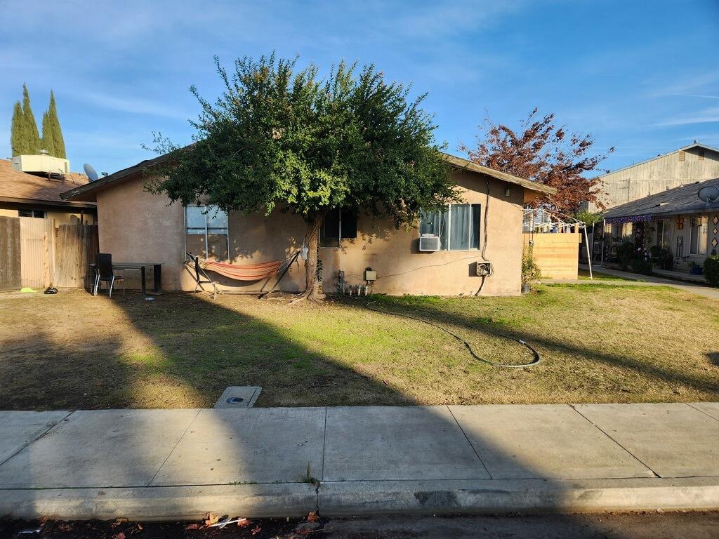 Photo of 1578 O St in Sanger, CA