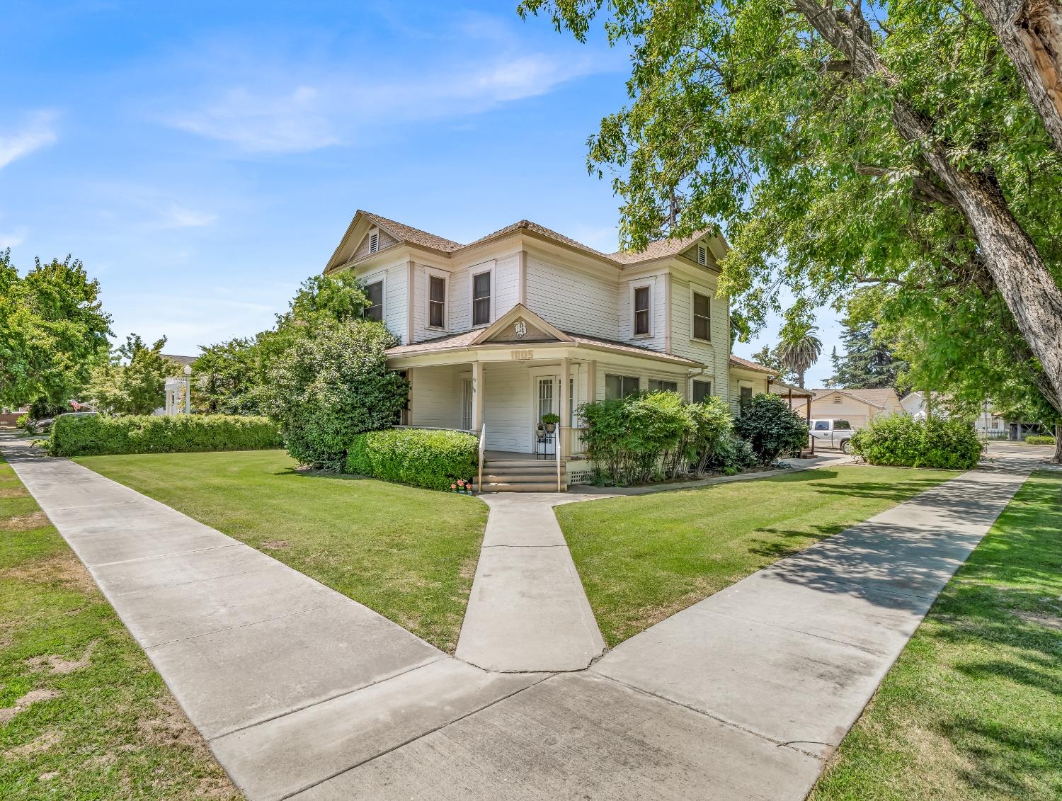 Photo of 1005 L St in Reedley, CA