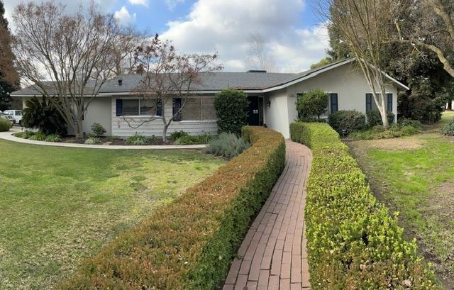 Photo of 10624 Mountain View Dr in Madera, CA