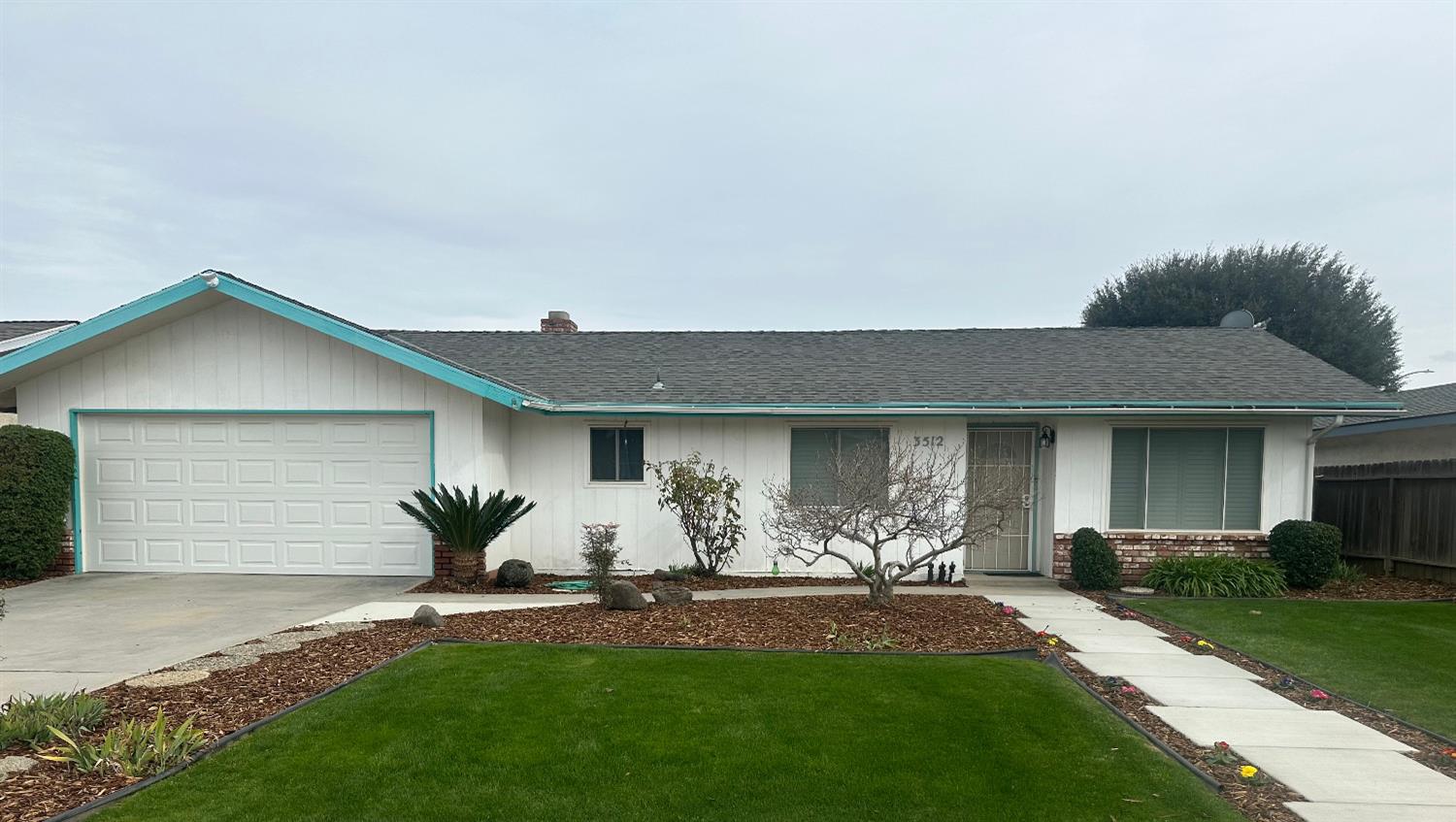 Photo of 3512 Willow St in Selma, CA