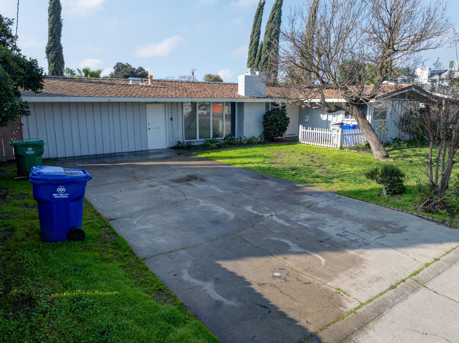 Photo of 216 Elm Ave in Atwater, CA