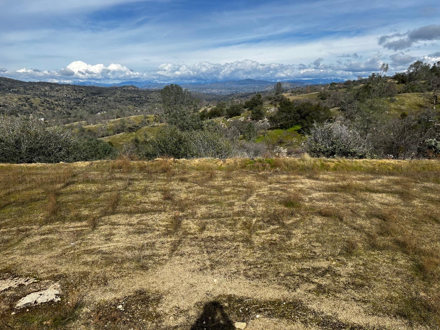 Photo of 1572 Lilley Mountain Dr in Coarsegold, CA