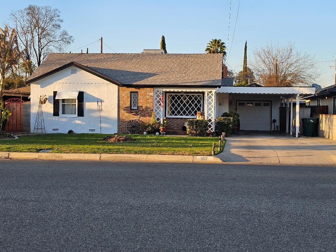 Photo of 1817 W 4th St in Madera, CA