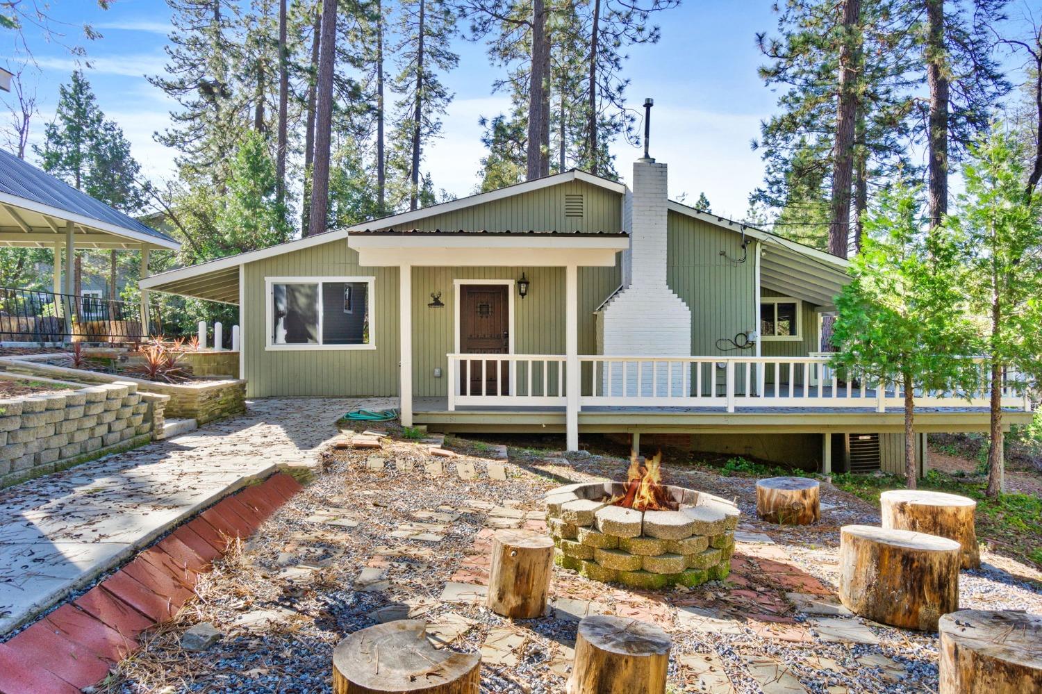 Photo of 40476 Rd 274 in Bass Lake, CA