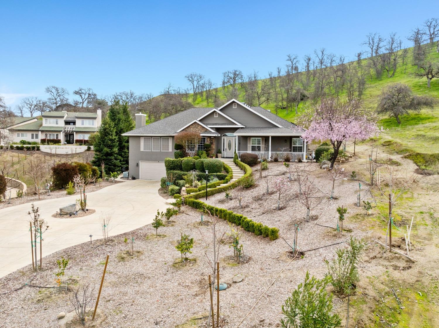 Photo of 21825 Glenhaven Ln in Friant, CA