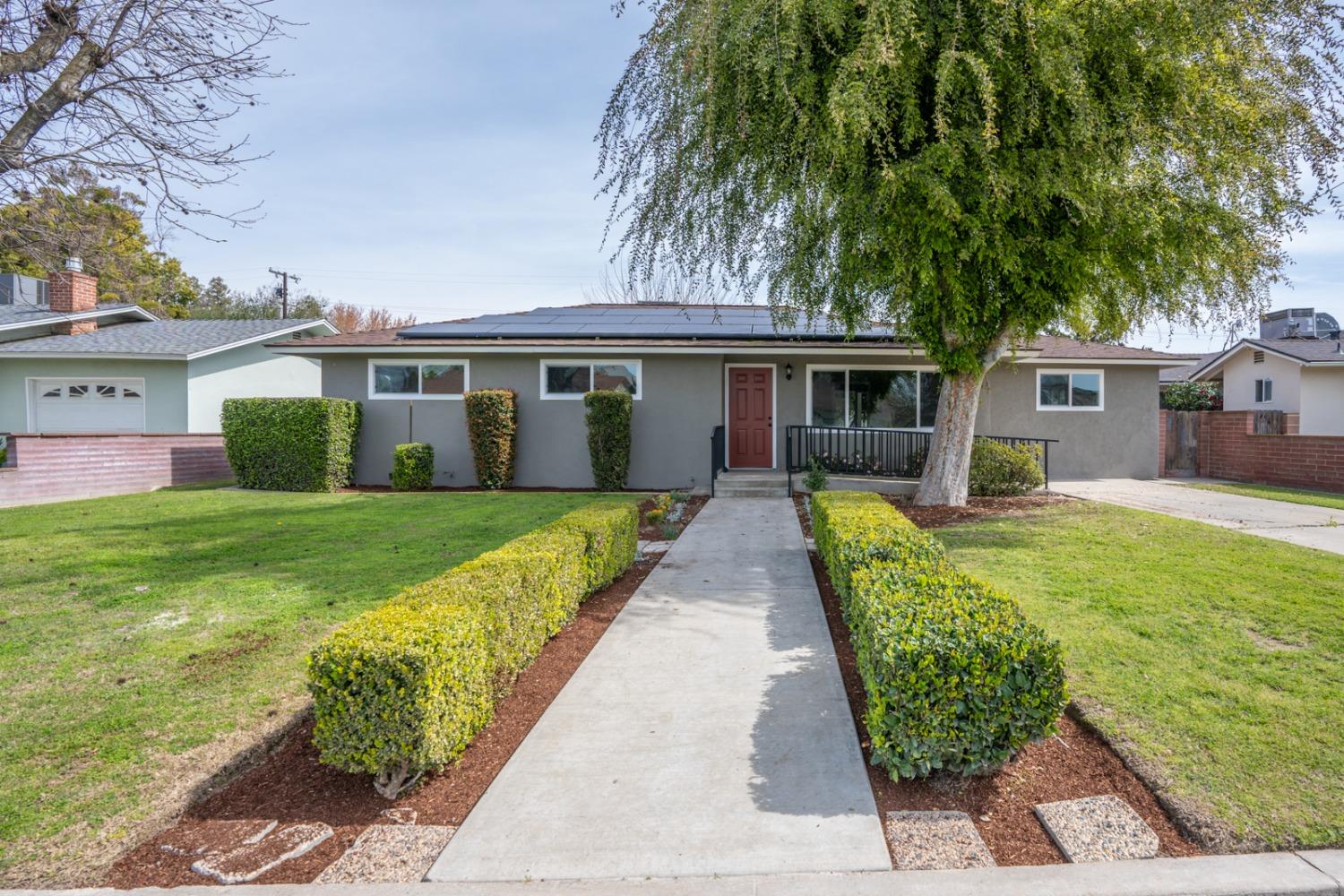 Photo of 2516 17th Ave in Kingsburg, CA