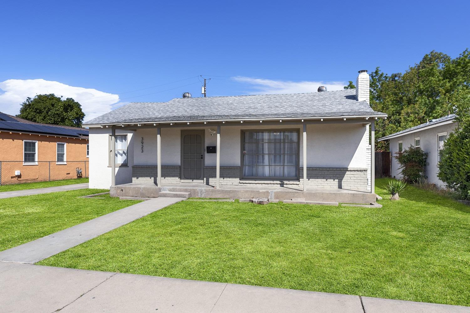 Photo of 3923 Maywood Dr in Fresno, CA