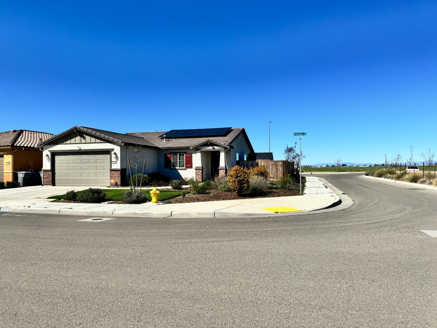 Photo of 3609 Pacifica Dr in Madera, CA