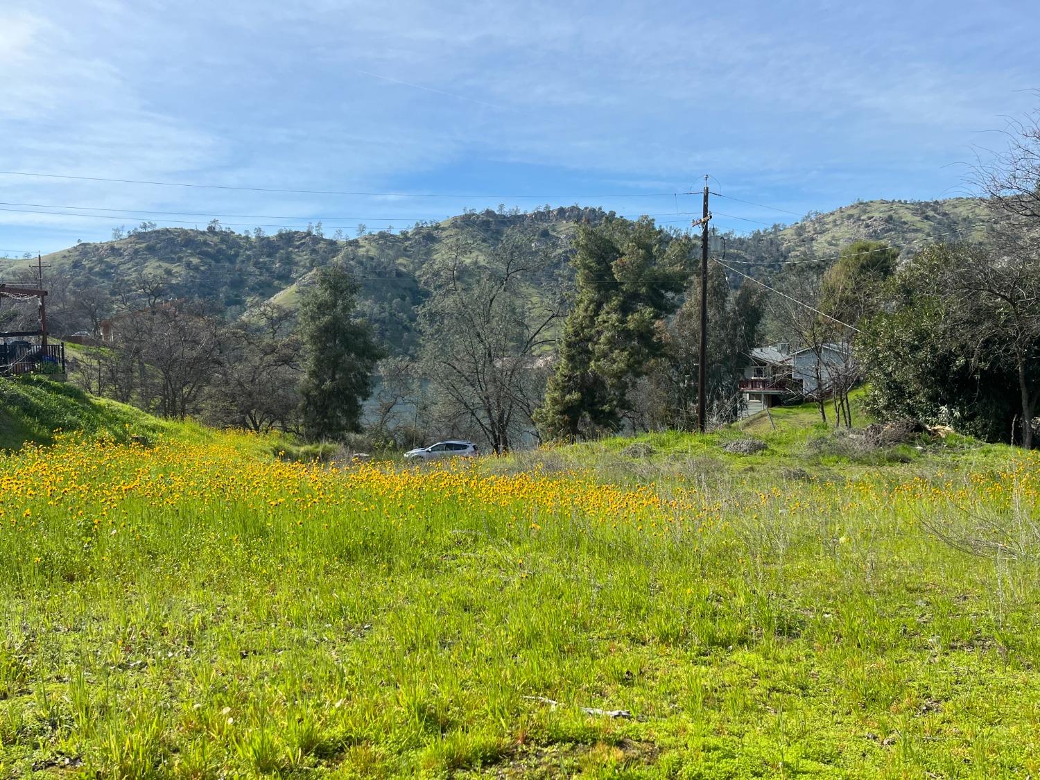 Photo of 28476 Sky Harbour Rd in Friant, CA