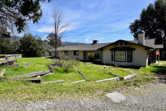 Photo of 44585 Silver Spur Ct in Ahwahnee, CA