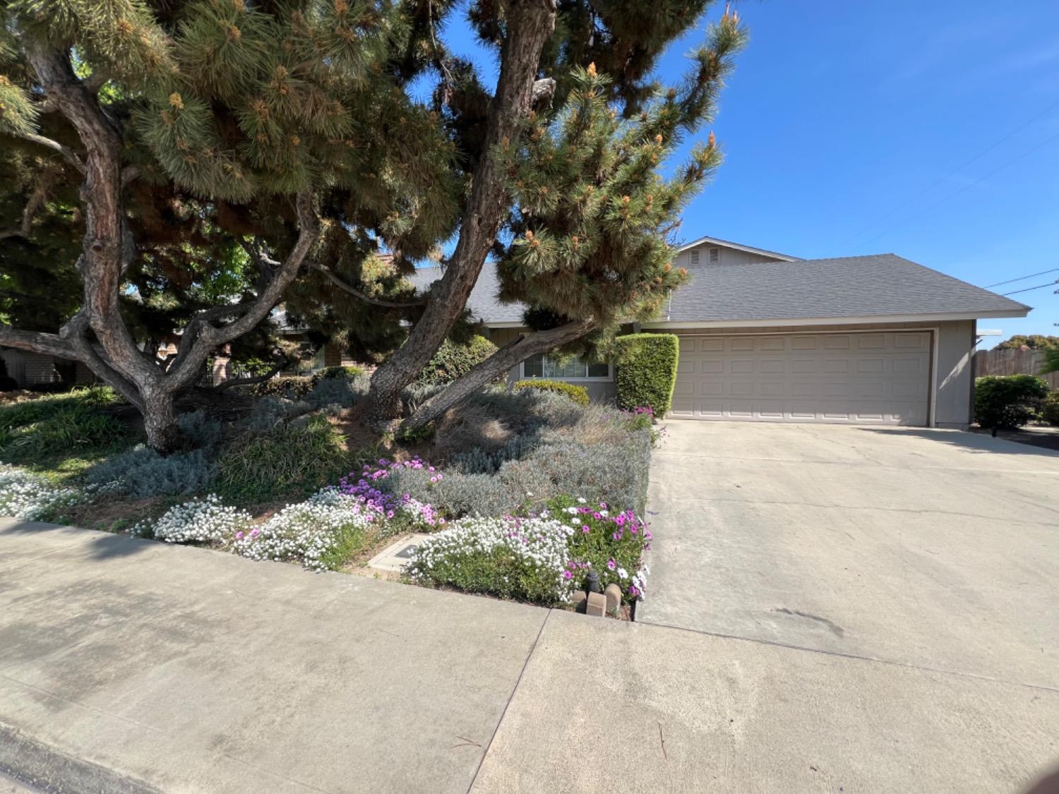 Photo of 2500 14th Ave in Kingsburg, CA