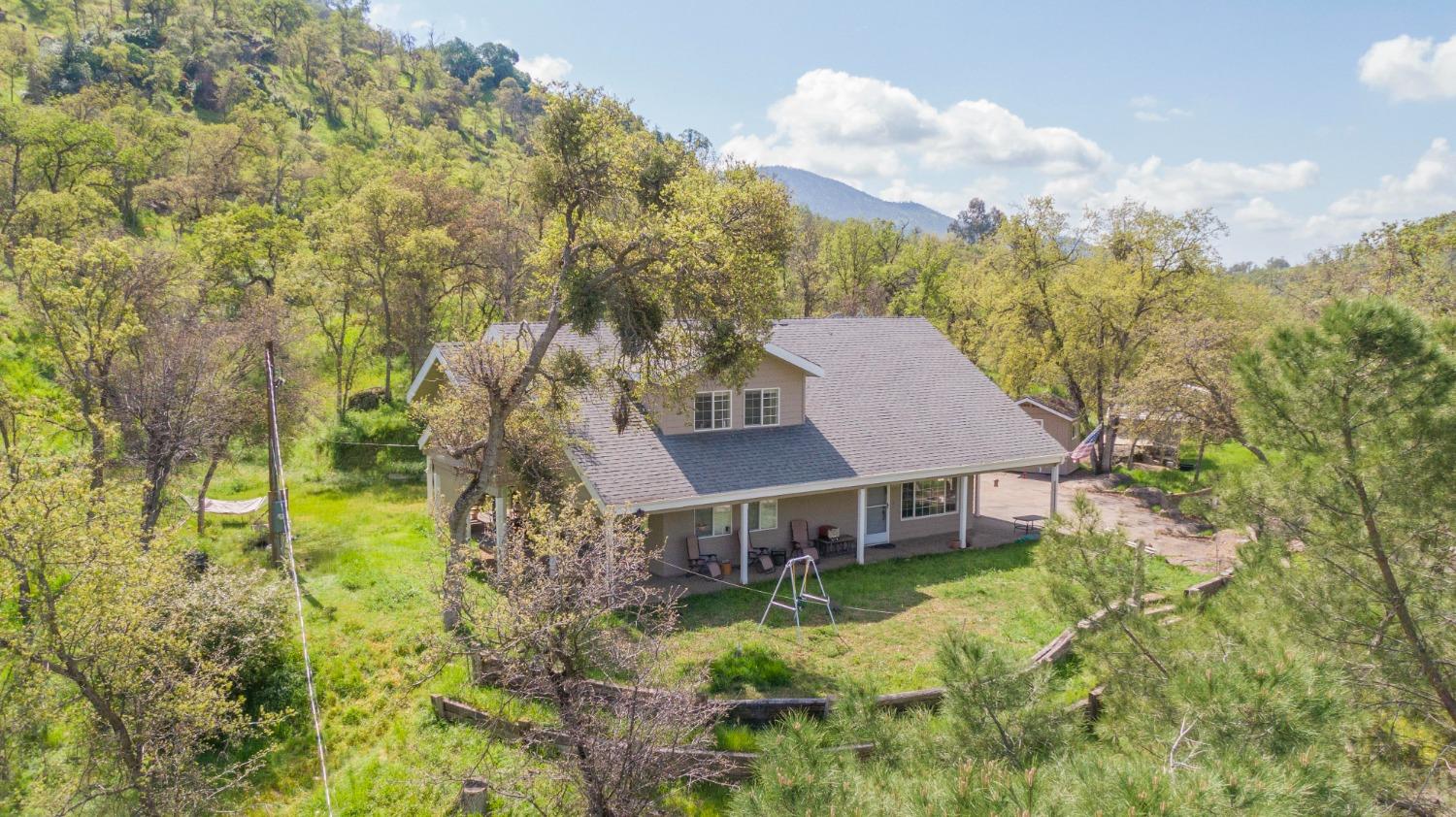 Photo of 35171 Sand Creek Rd in Squaw Valley, CA