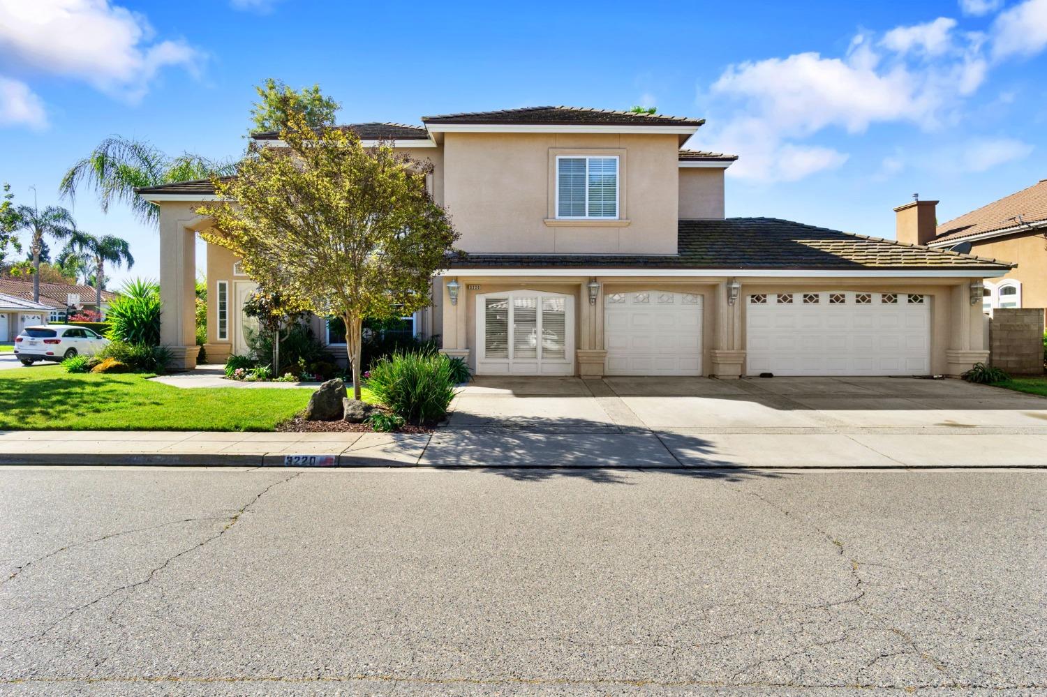 Photo of 3220 Common Wy in Madera, CA