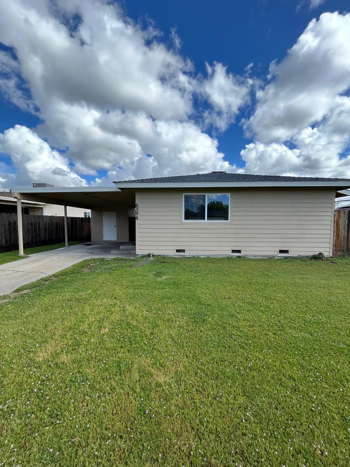 Photo of 4394 N Holt Ave in Fresno, CA
