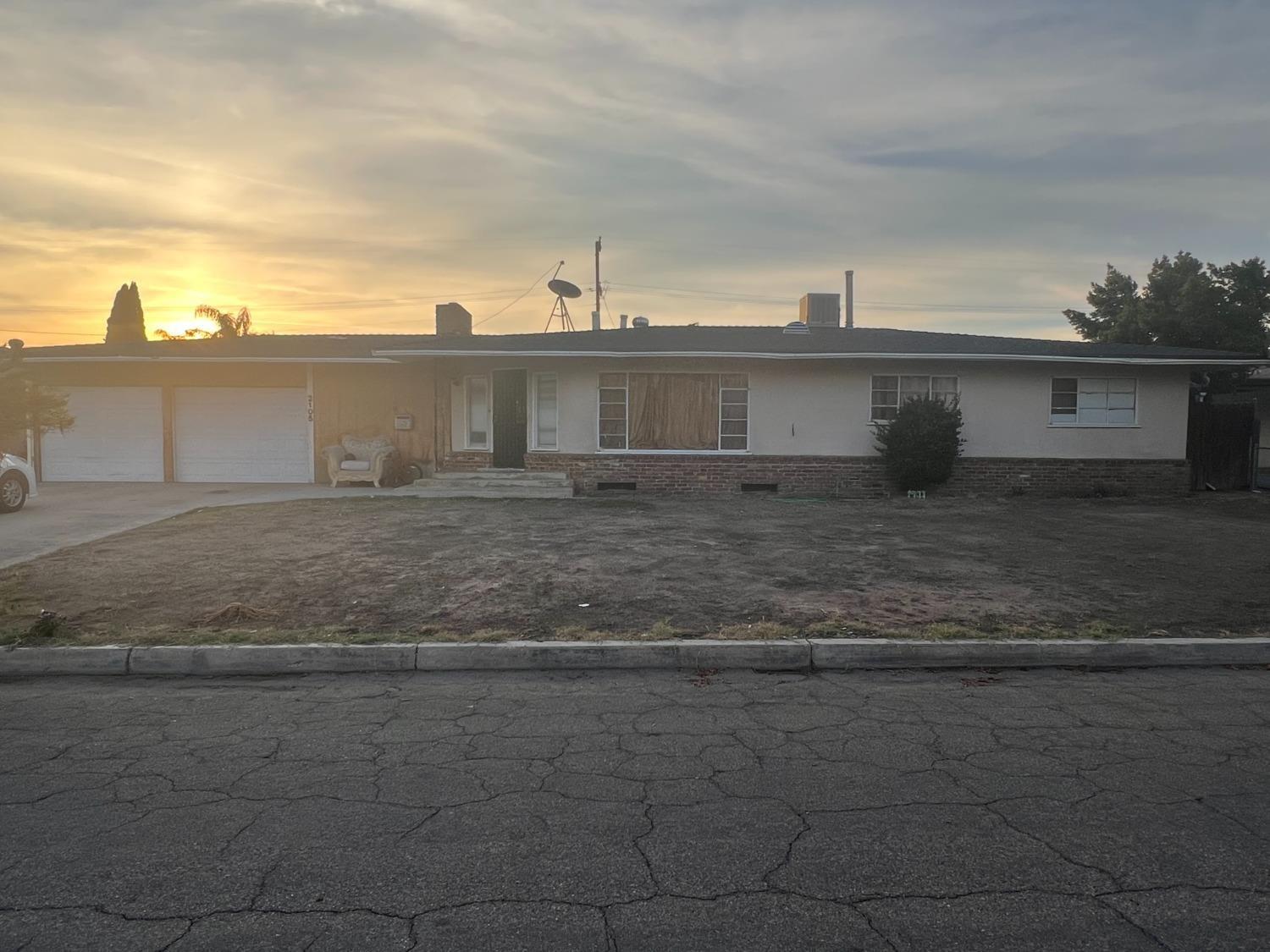 Photo of 2105 N Archie Ave in Fresno, CA