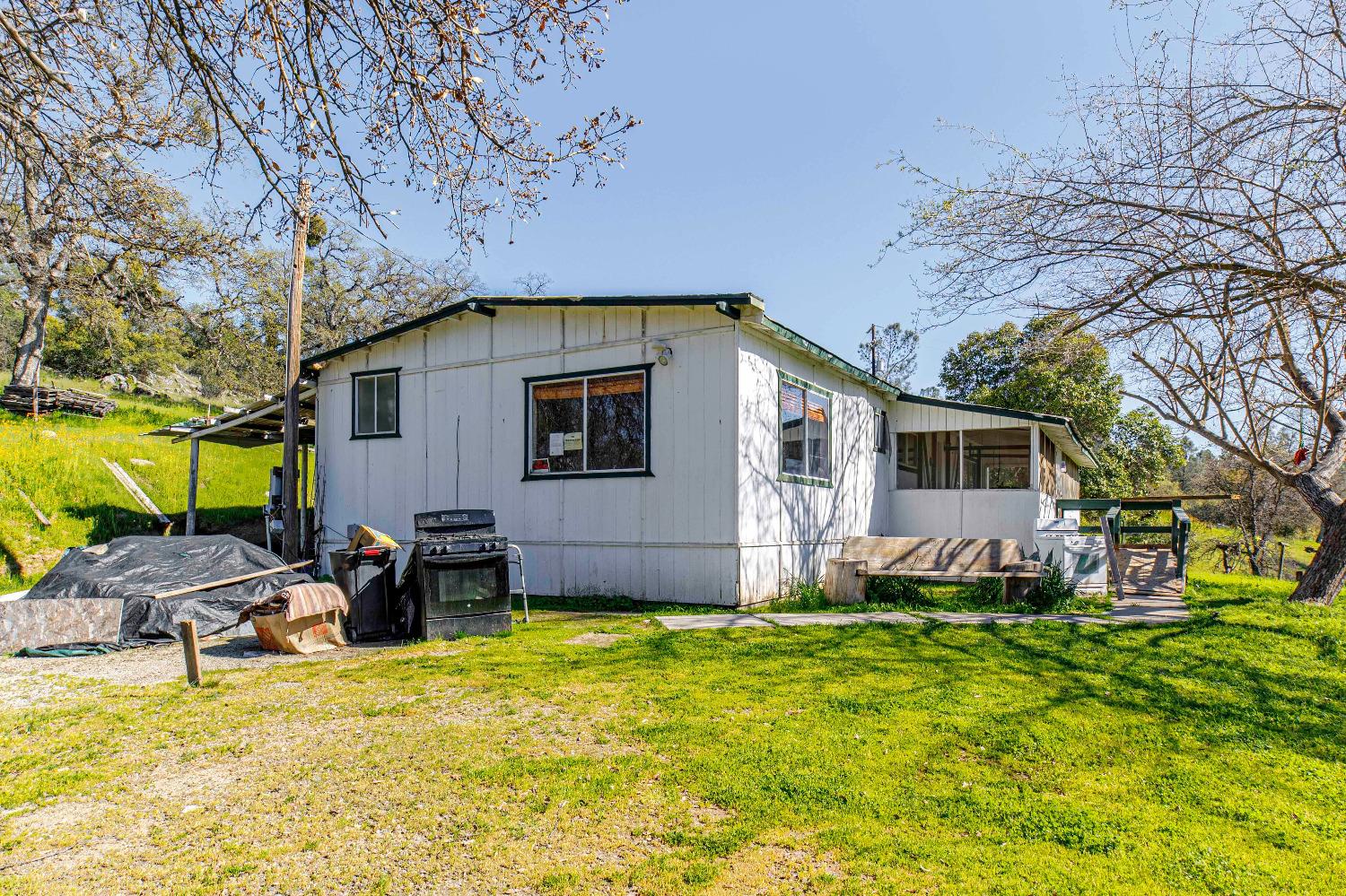 Photo of 42526 Rd 415 in Coarsegold, CA