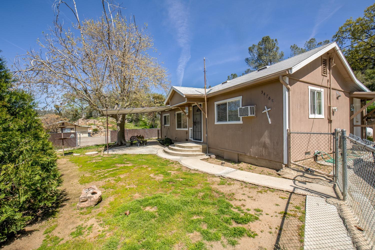 Photo of 34768 Wilson Rd in Auberry, CA